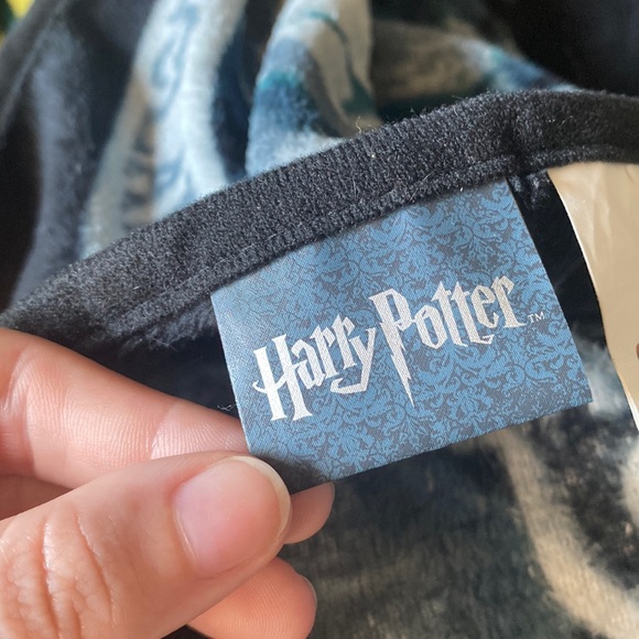 Harry Potter hogwarts throw blanket - Picture 3 of 3
